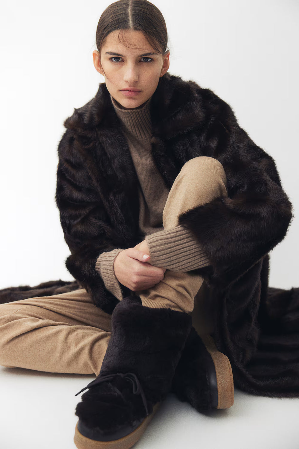 Varmforet fluffy ankelstøvler